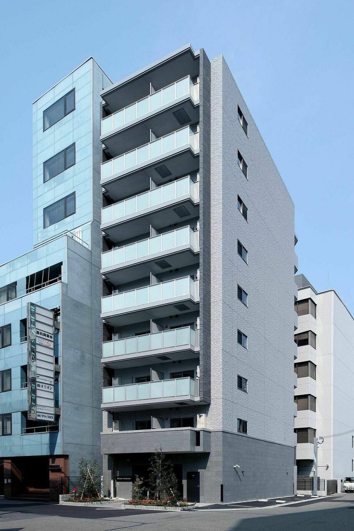 Premias Umeda Apartment Osaka Bagian luar foto